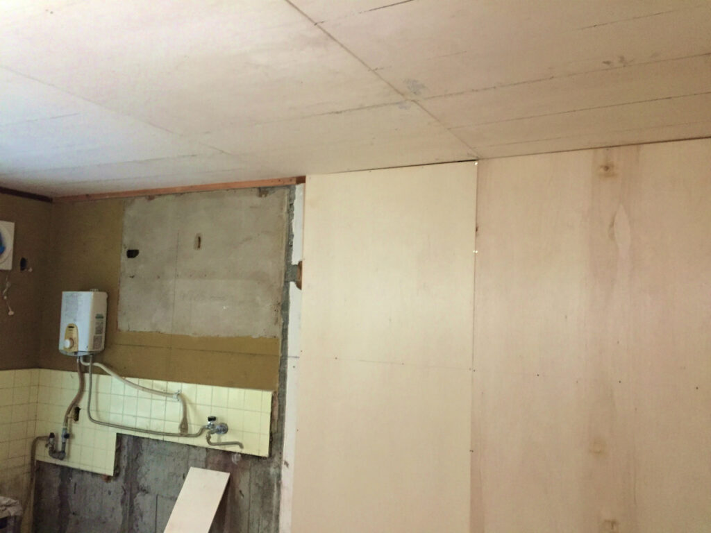 内装壁増し張り