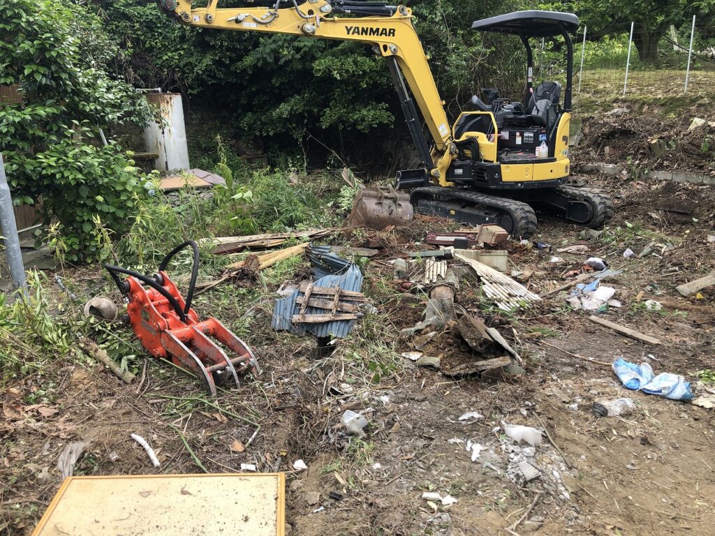 プレハブ解体開始