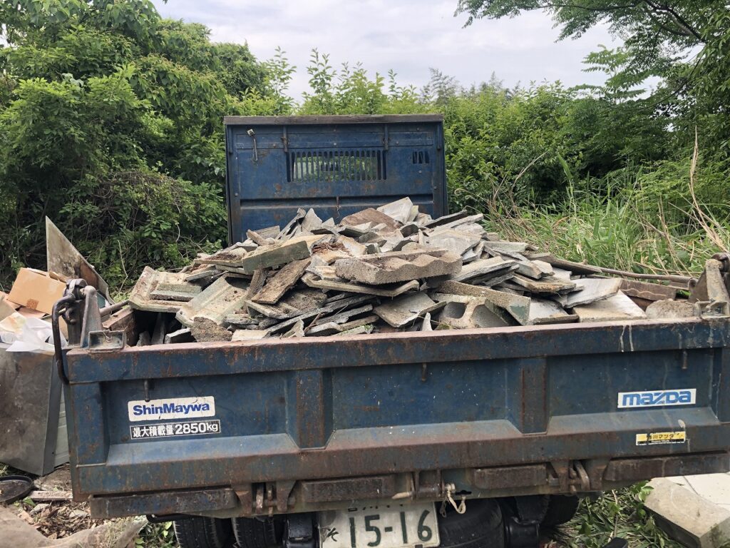 基礎コンクリート解体