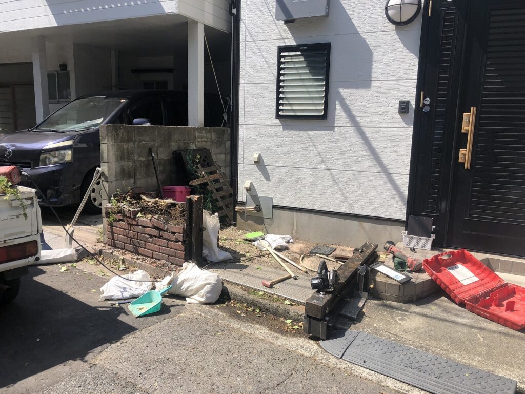 花壇・門扉撤去