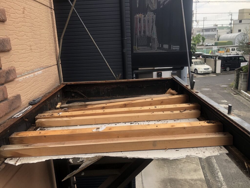 バルコニー撤去