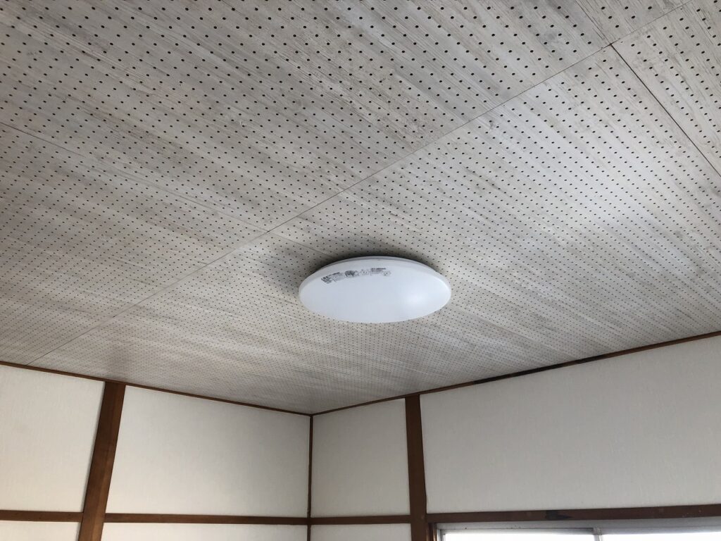 2階和室：天井大工工事完了