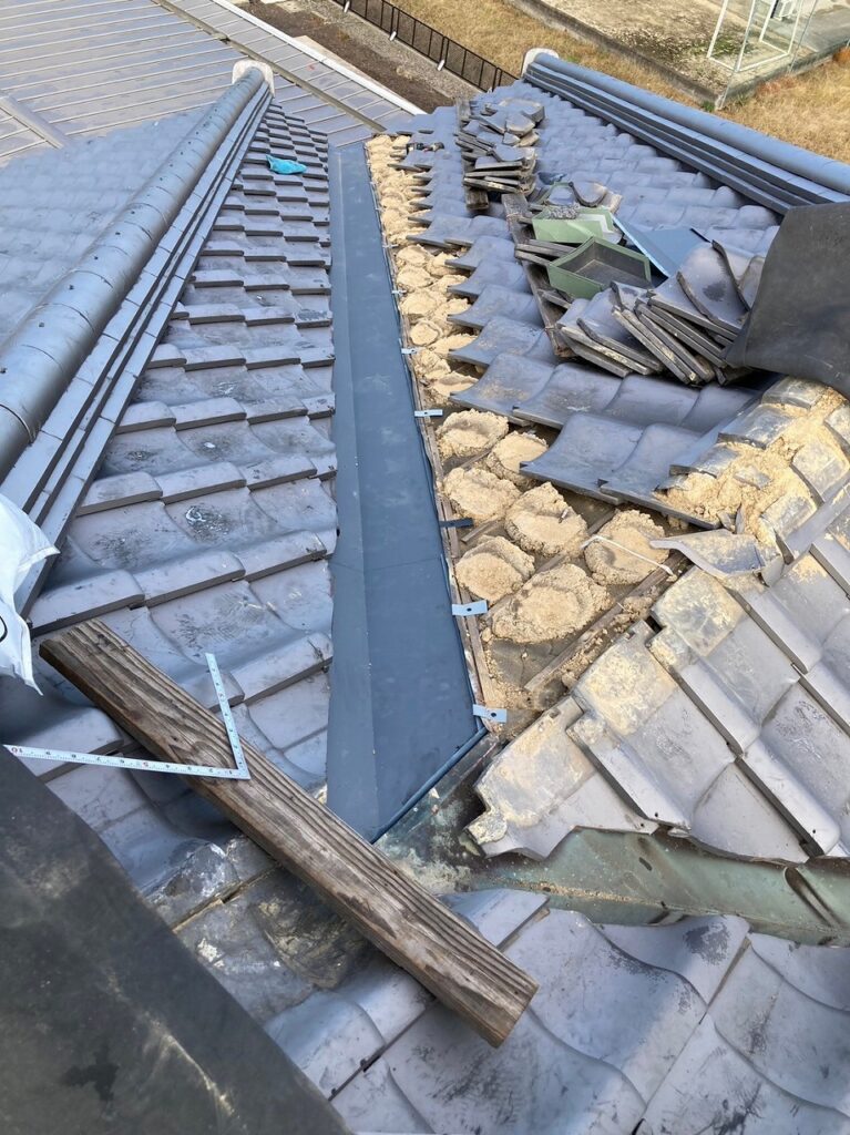 谷部分板金カバー