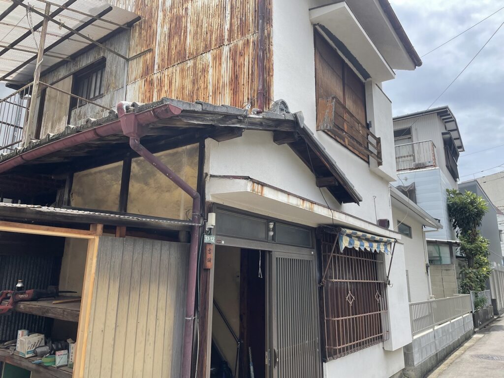 木造2階建て解体前