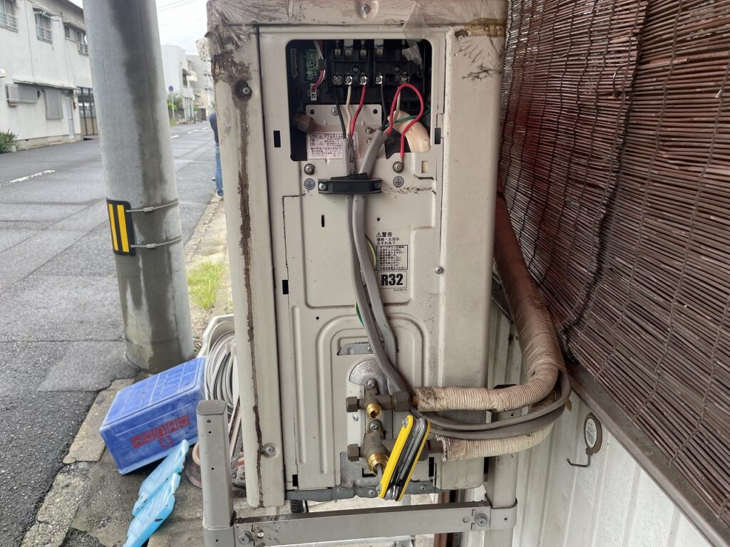 エアコン取り外し