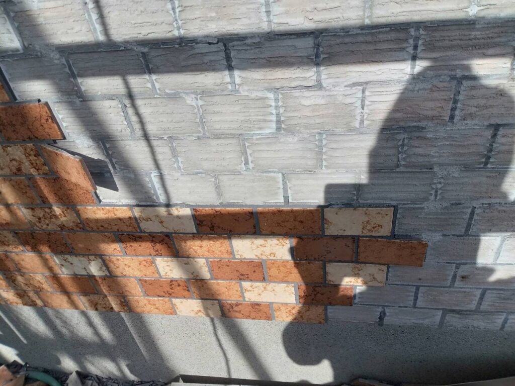 化粧タイル撤去