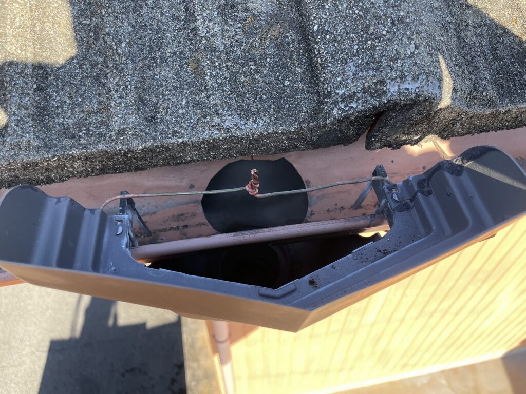 樋の位置合わせと固定