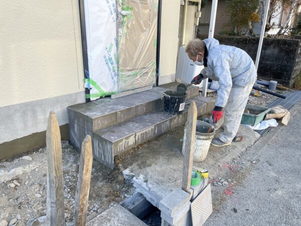 タイル目地入れ