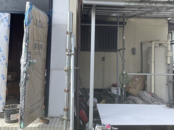 玄関ドア周りの補修