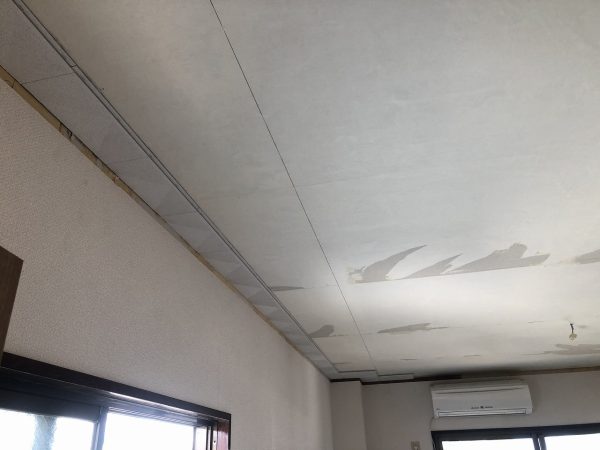 2階天井材の撤去