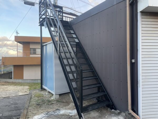 階段補修・塗装完了