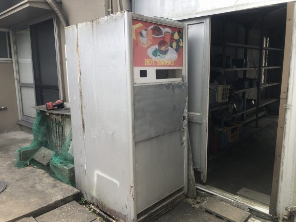 フード自販機　撤去前