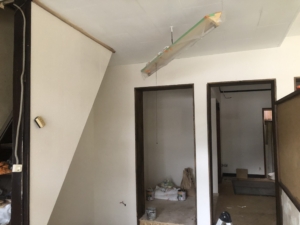 クロス張り完了