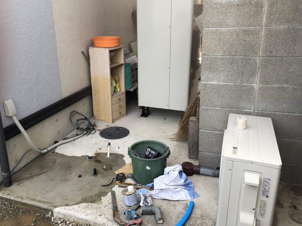 ネオキュート(温水器)工事前