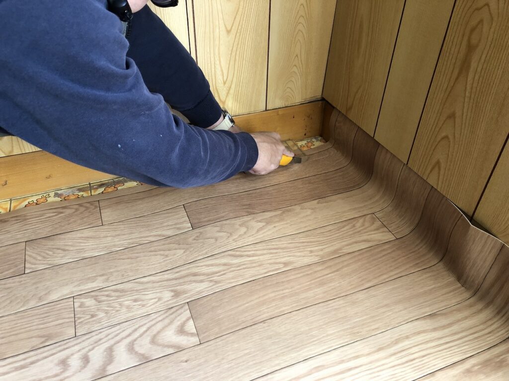 周囲の隅部分のカット