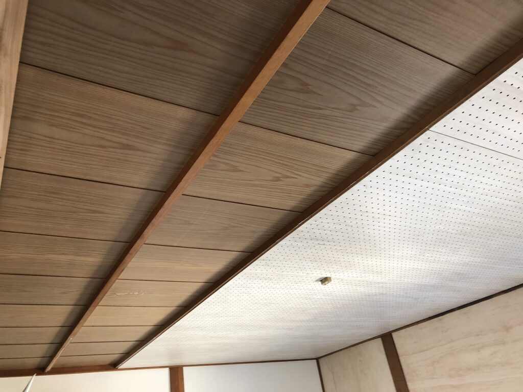 2階和室：天井大工工事