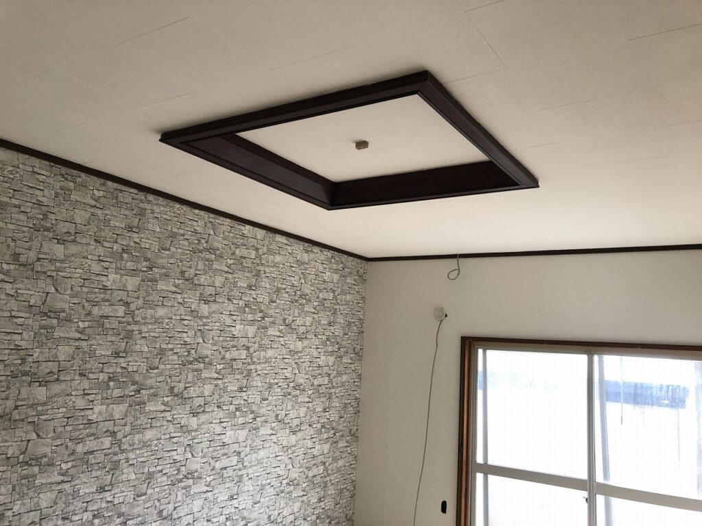 1階洋室：天井塗装完了