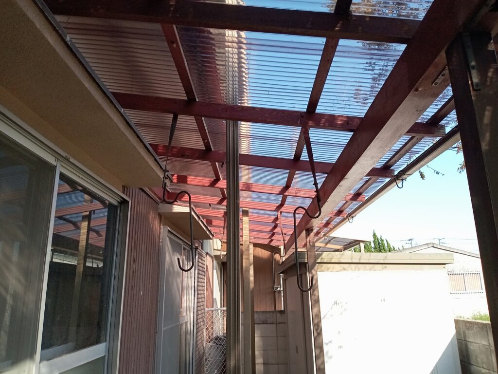 1階下屋：波板張替え完了