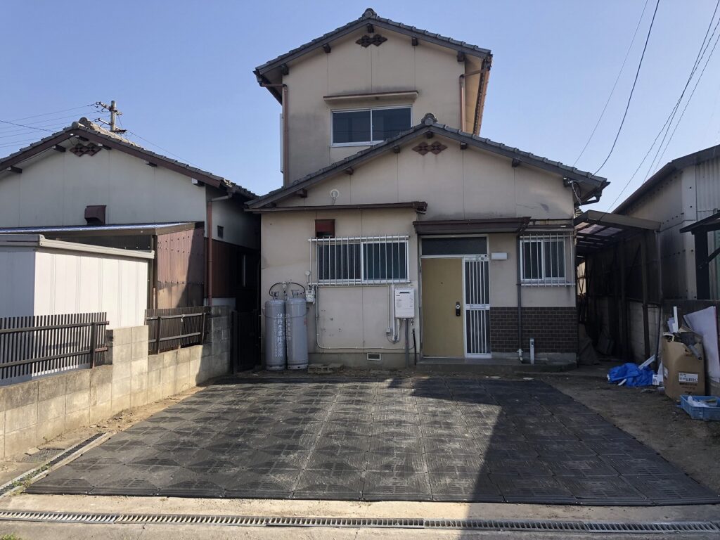 駐車場：駐車場工事完了