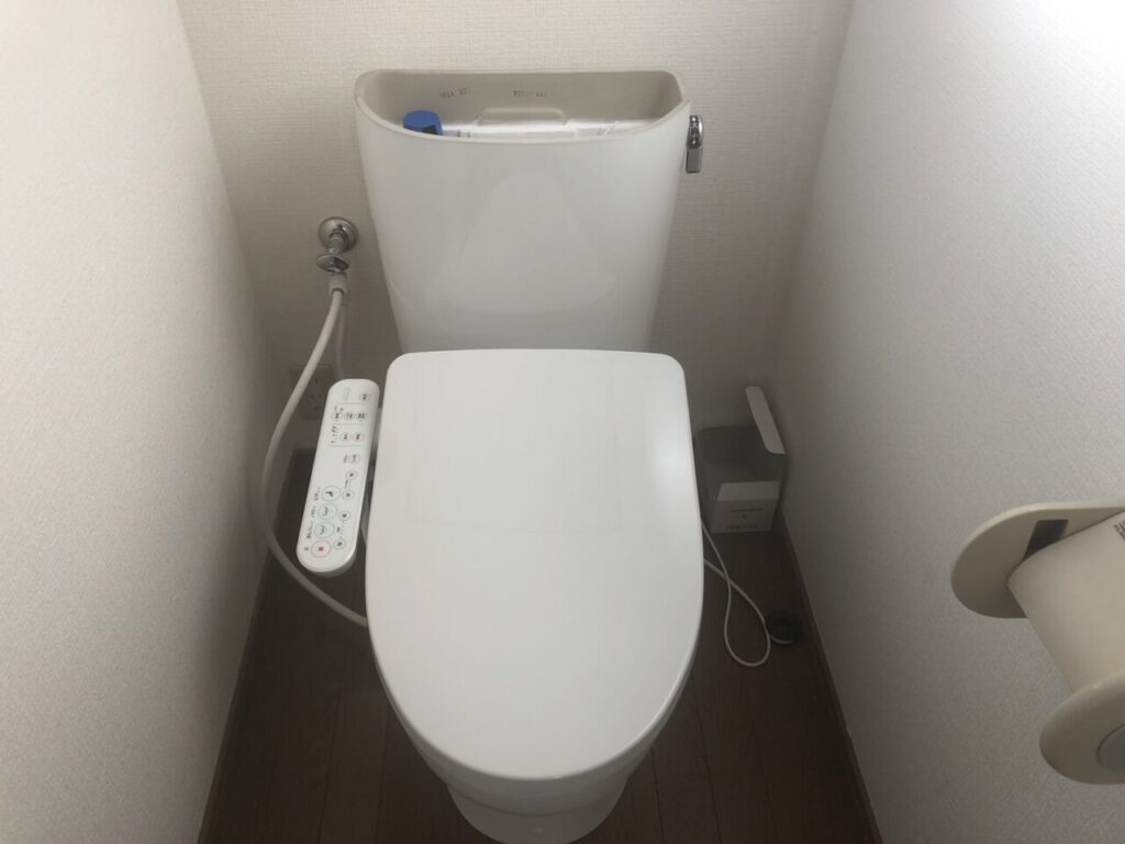 トイレ組み立て