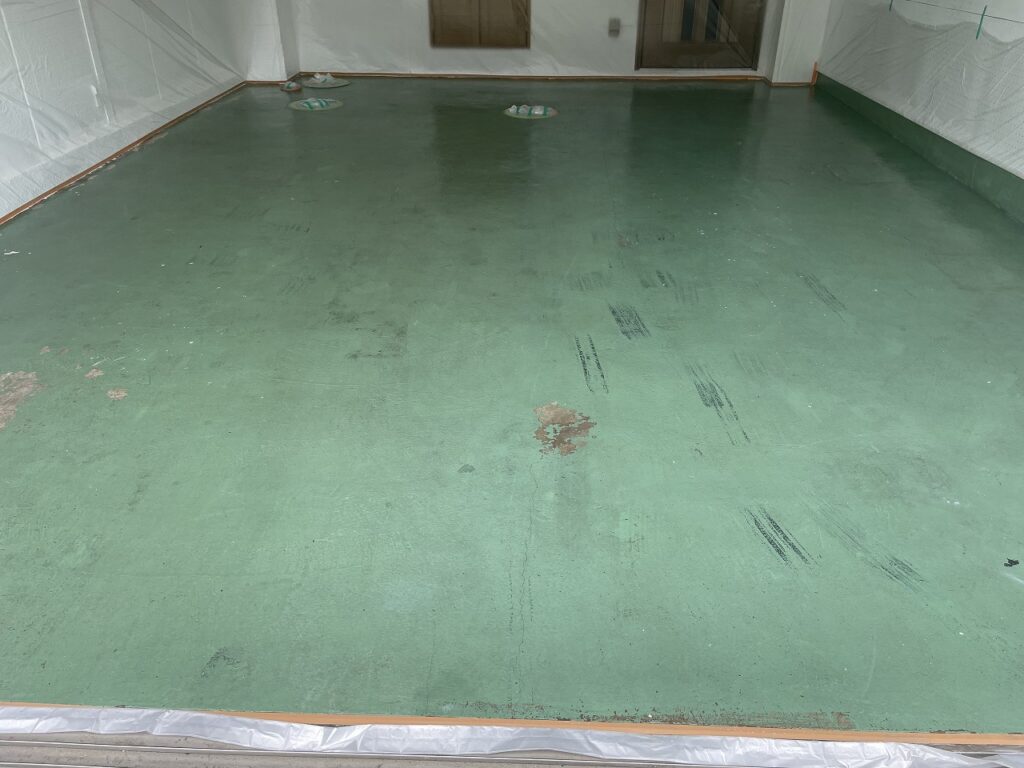 ガレージの床塗装
