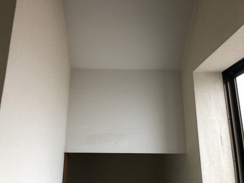階段壁クロス張替え完了
