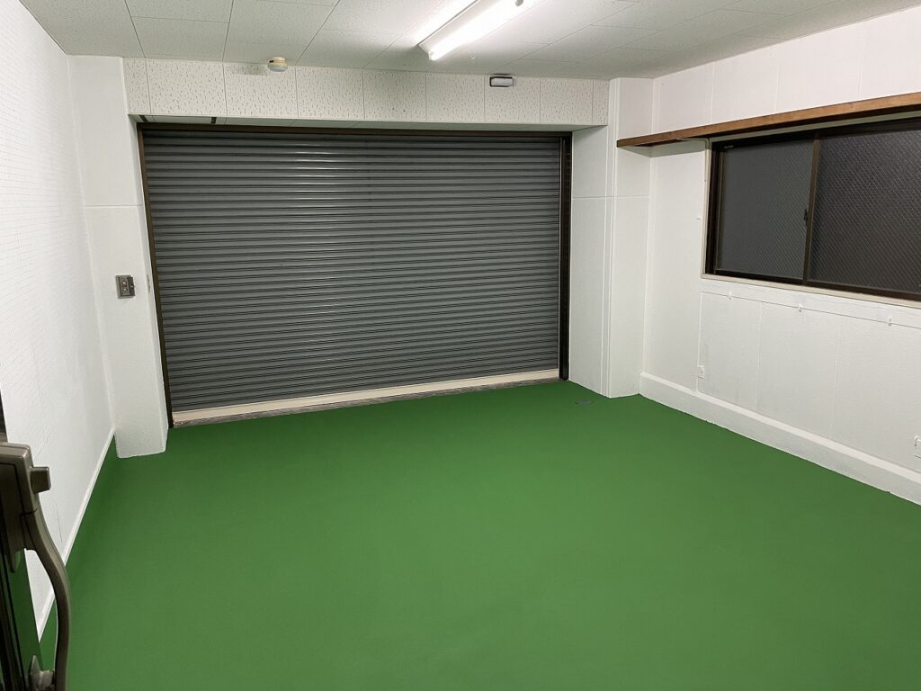 ガレージ床・壁塗装完了