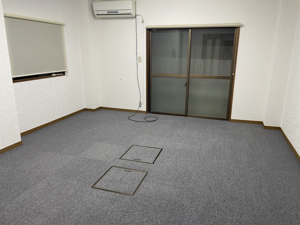 クロス張替え・天井張り替え・タイルカーペット張替え完了