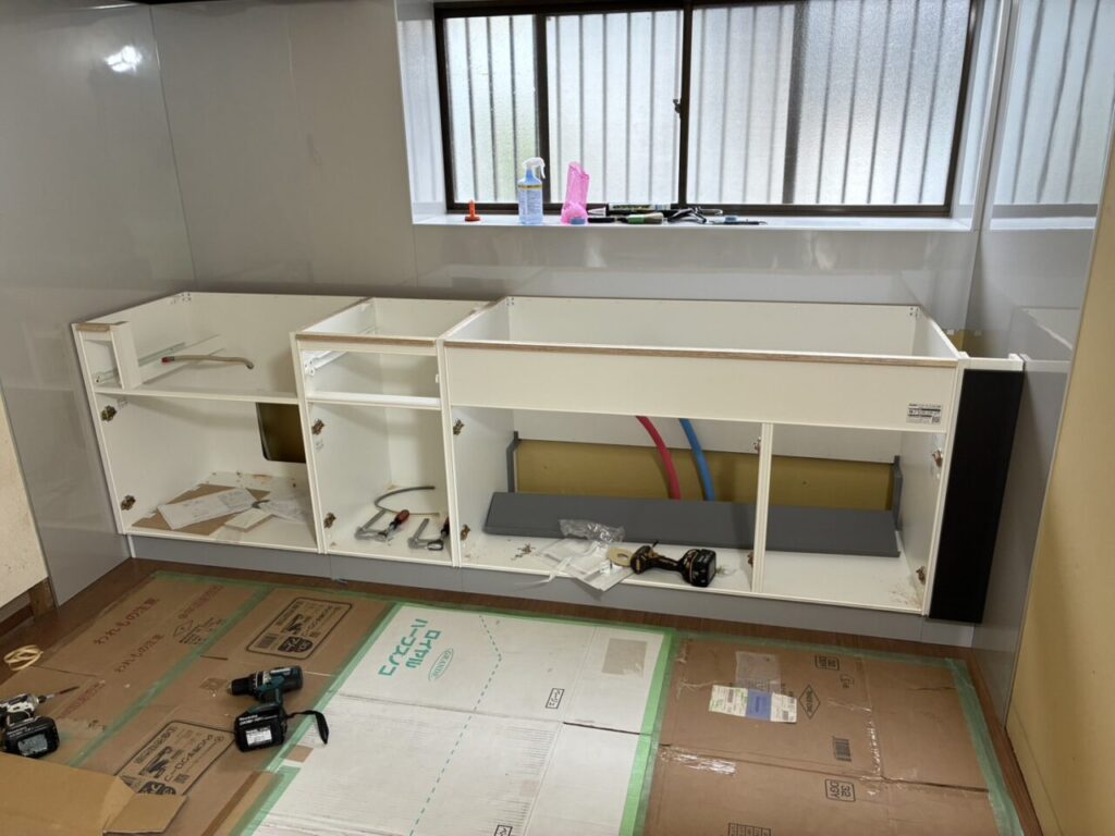 システムキッチン(下部)組み立て