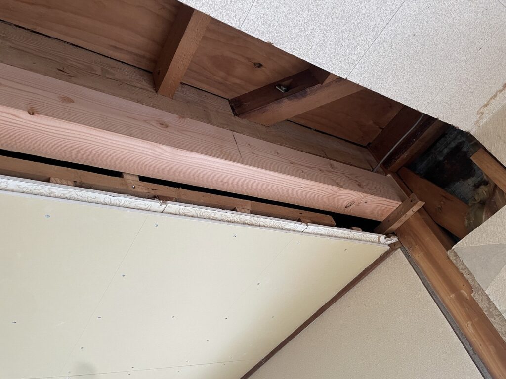 仮設置(右)